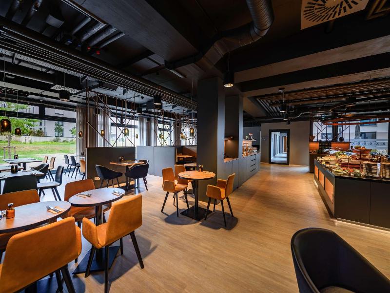 Piazza Hotel und Restaurant - Restoran