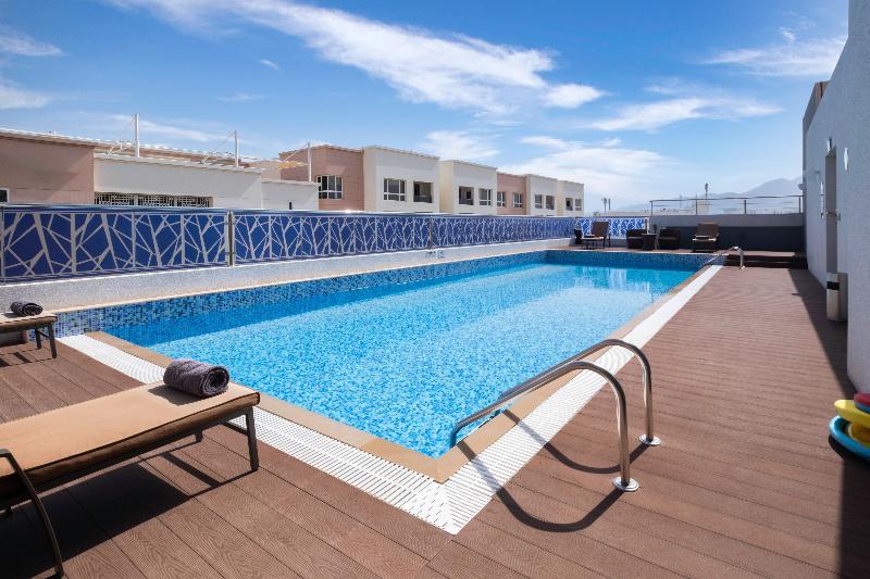 Citadines Al Ghubrah Muscat - Havuz