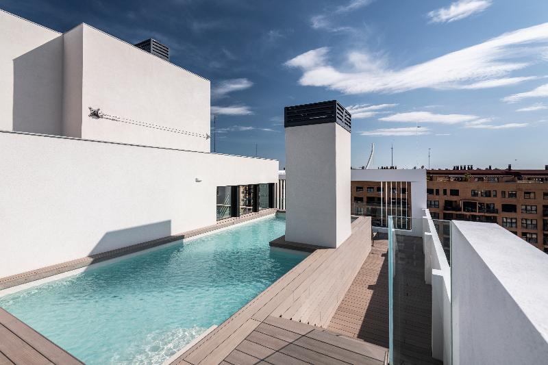 Intelier Core Suites Valencia - Havuz