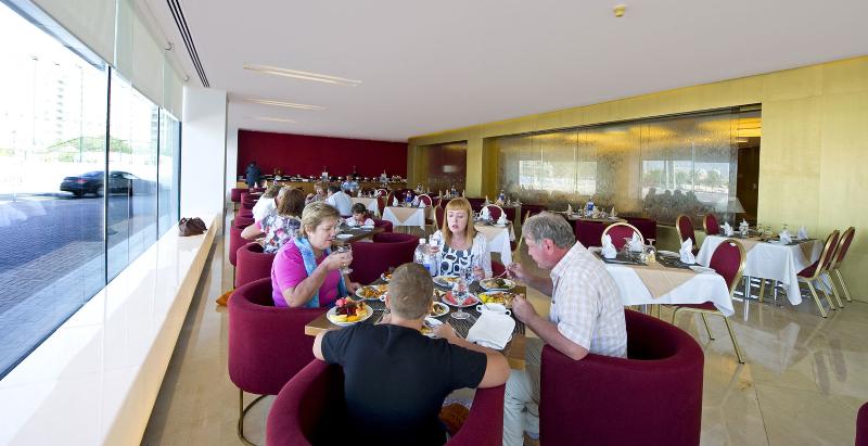 Al Bustan Centre & Residence - Restoran