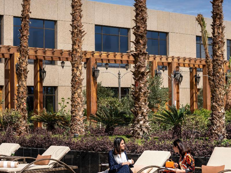 Mövenpick Hotel and Residences Riyadh - Havuz