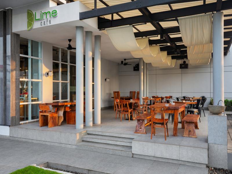 fave+ hotel Pamanukan - Restoran