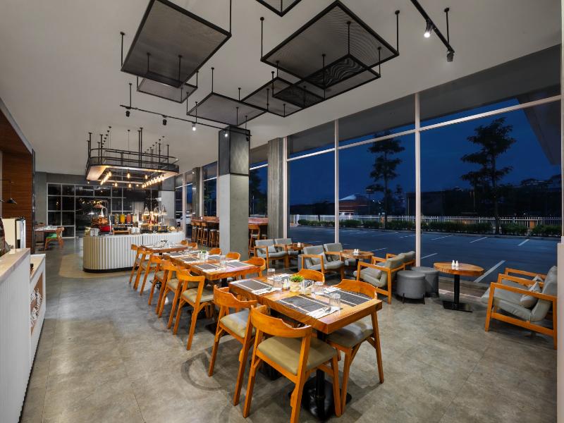fave+ hotel Pamanukan - Restoran