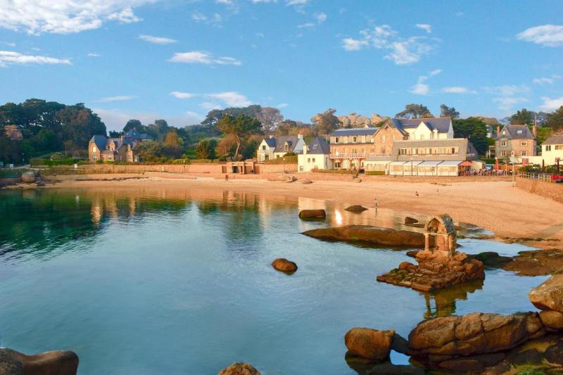Logis Hotel Saint-Guirec et de la Plage - Genel