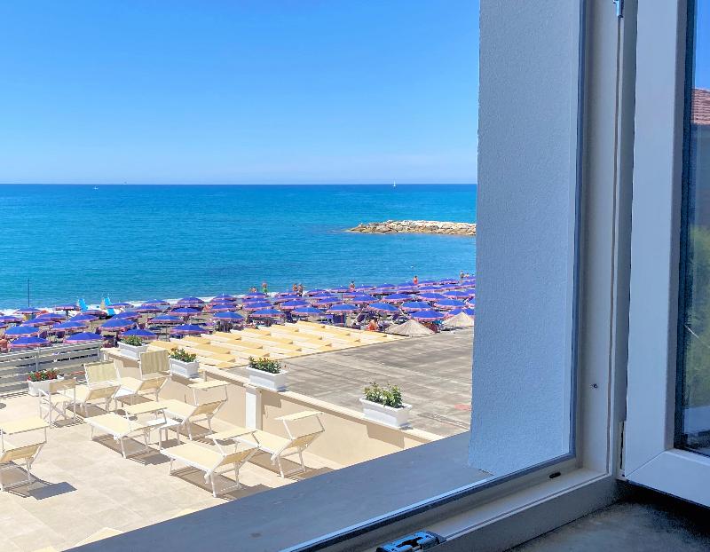 Hotel Cecina Beach - Oda