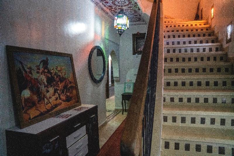 Riad Nouhal - Lobi