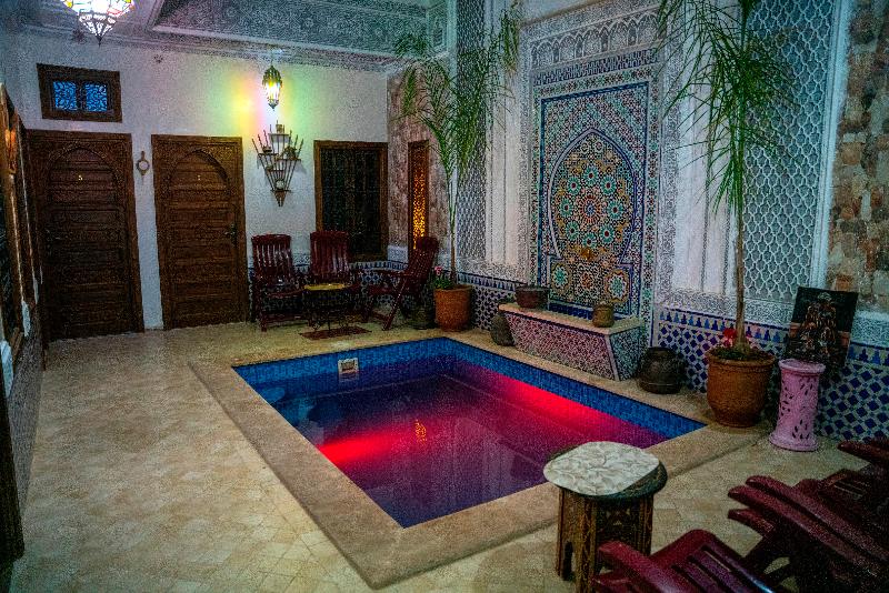 Riad Nouhal - Genel