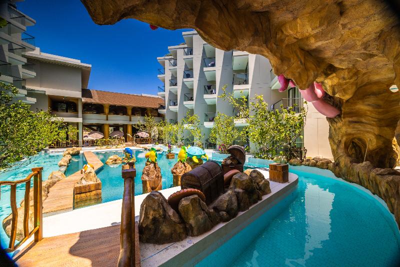 Phuket Emerald Beach Resort - Havuz