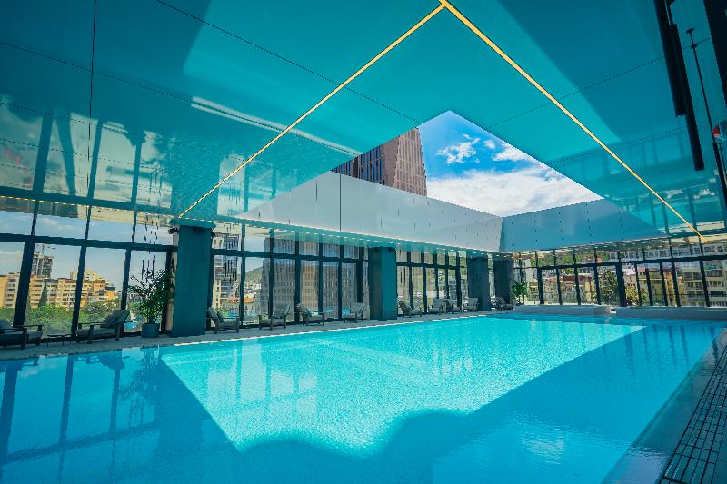 Pullman Tbilisi Axis Towers - Havuz