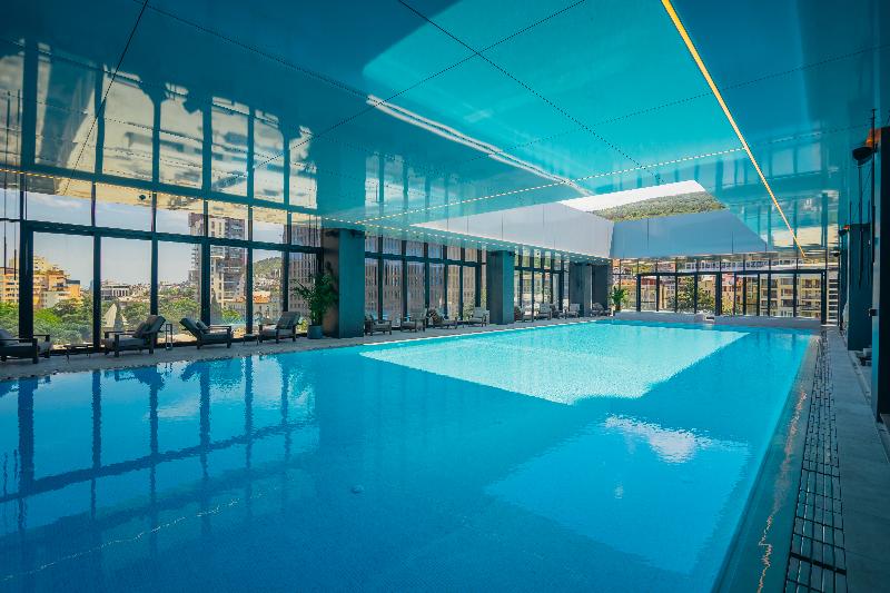 Pullman Tbilisi Axis Towers - Havuz