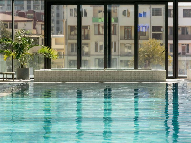 Pullman Tbilisi Axis Towers - Havuz