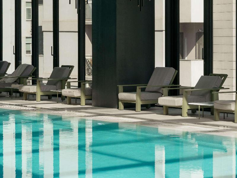 Pullman Tbilisi Axis Towers - Havuz