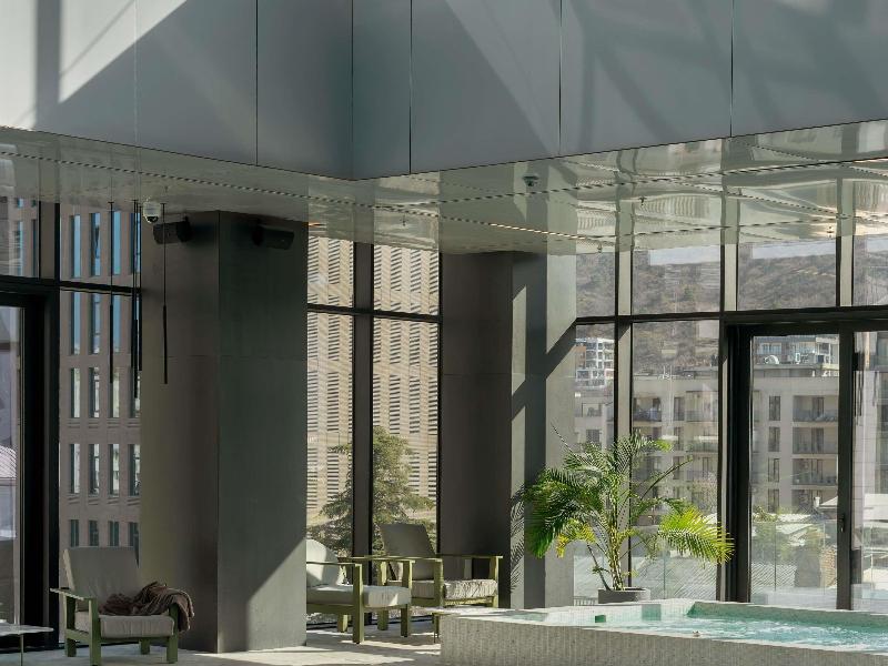 Pullman Tbilisi Axis Towers - Havuz