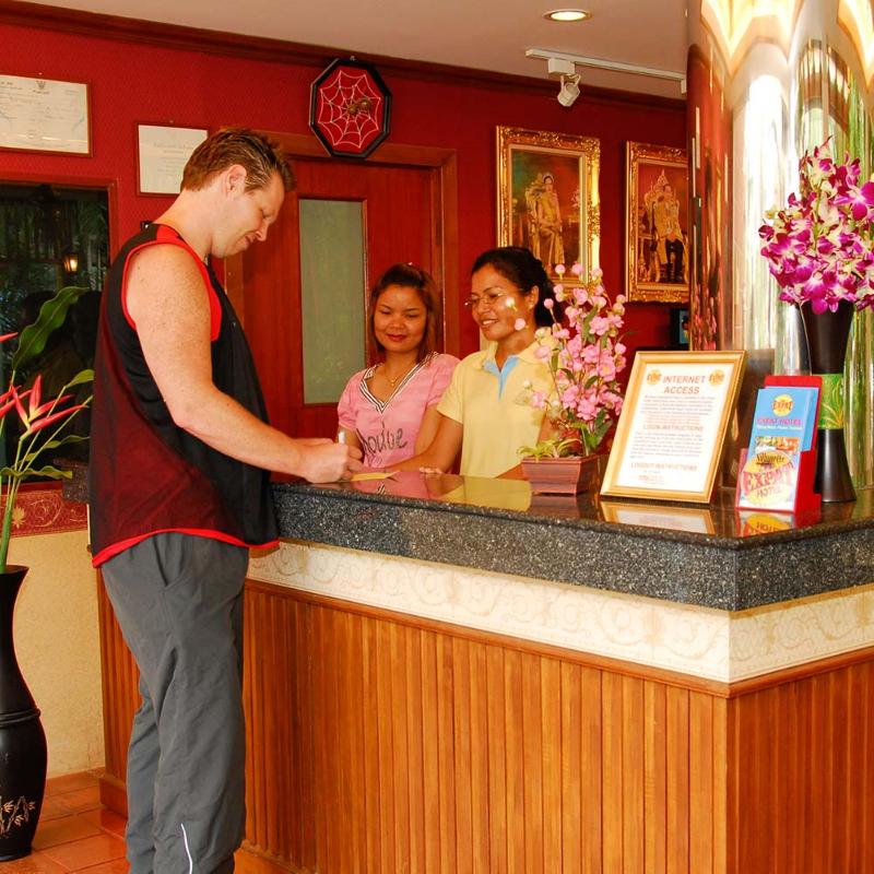 The Expat Hotel - Lobi