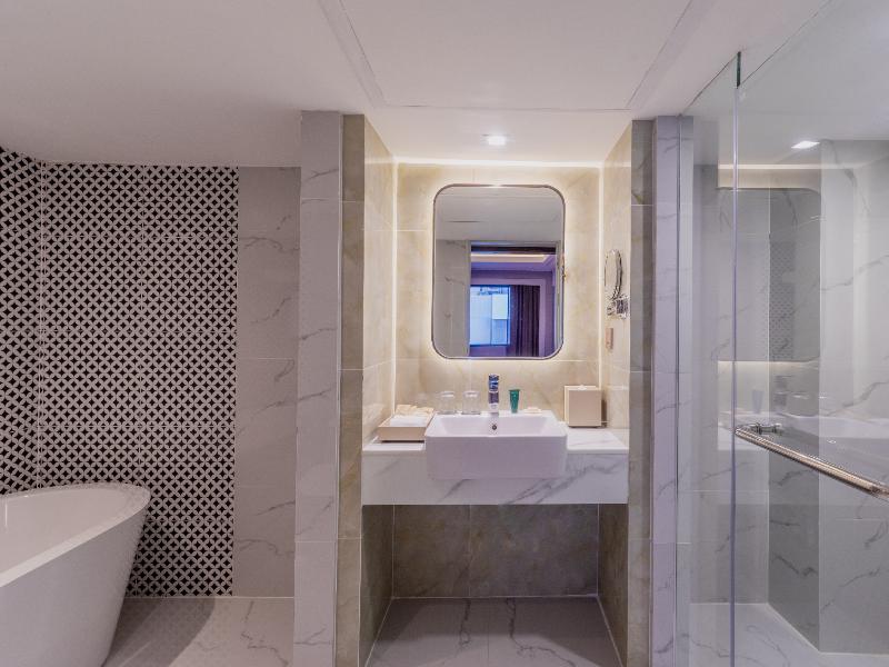 Aira Bangkok Sukhumvit 11 by Kingston Hotels - Oda