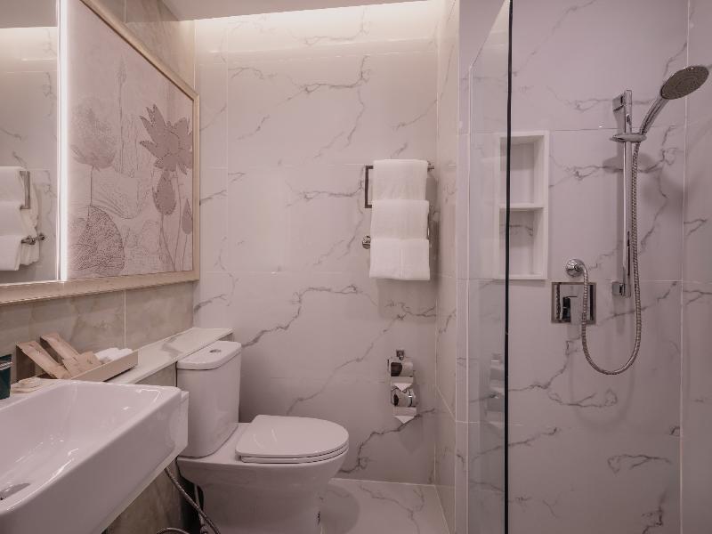 Aira Bangkok Sukhumvit 11 by Kingston Hotels - Oda