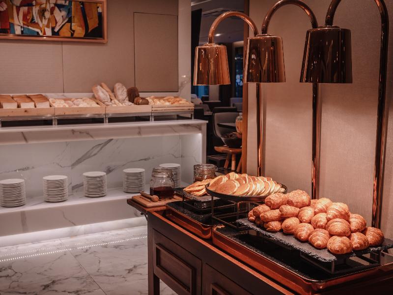 Aira Bangkok Sukhumvit 11 by Kingston Hotels - Restoran