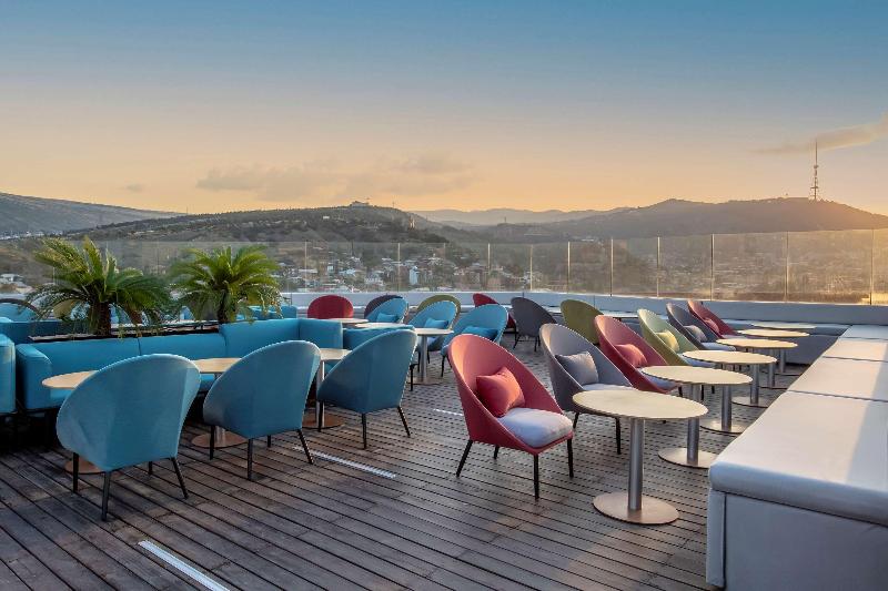 Golden Tulip Design Tbilisi - Bar