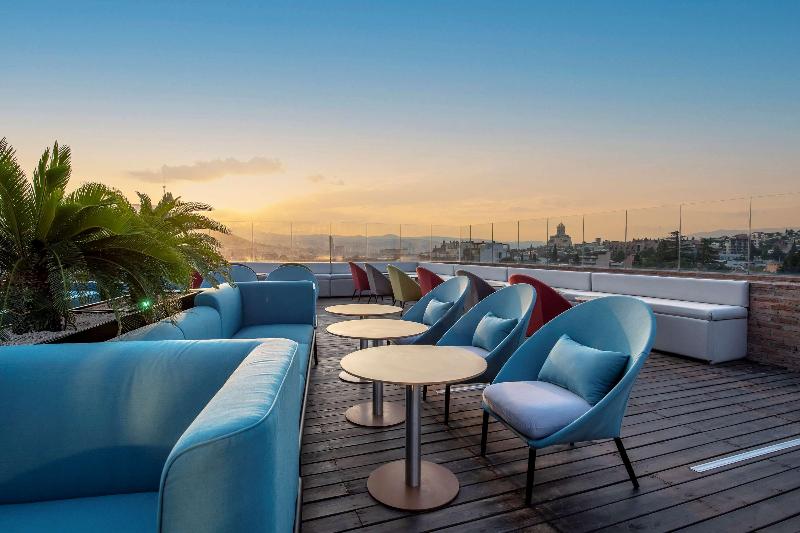 Golden Tulip Design Tbilisi - Bar