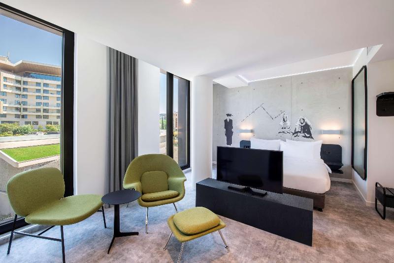 Golden Tulip Design Tbilisi - Oda