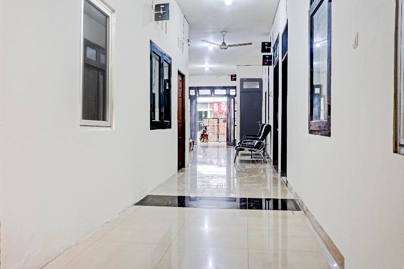 Super OYO 90689 Lily House - Lobi