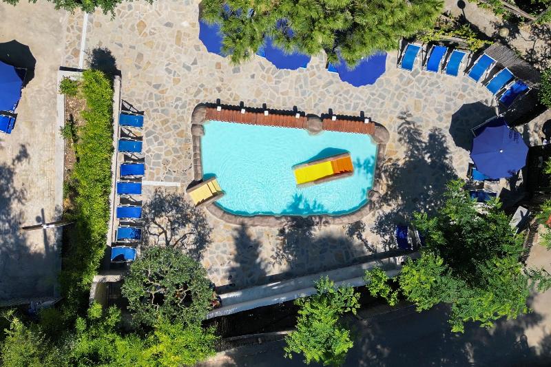 Hostel & Glamping Santa Fortunata - Havuz