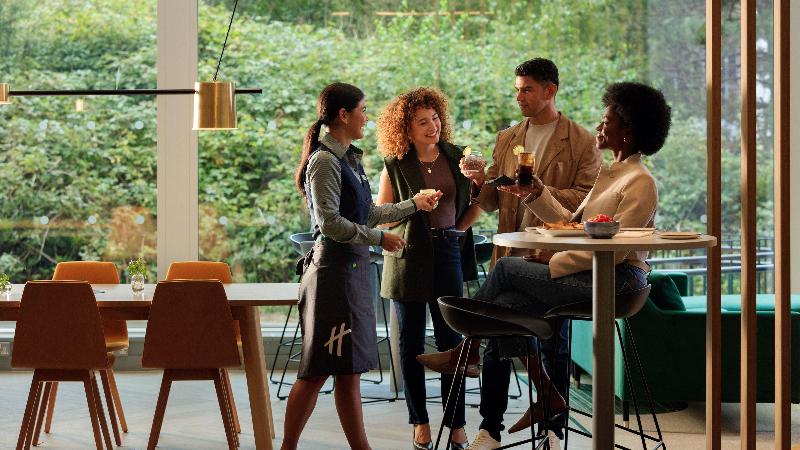 Holiday Inn Manchester Airport by IHG - Bar