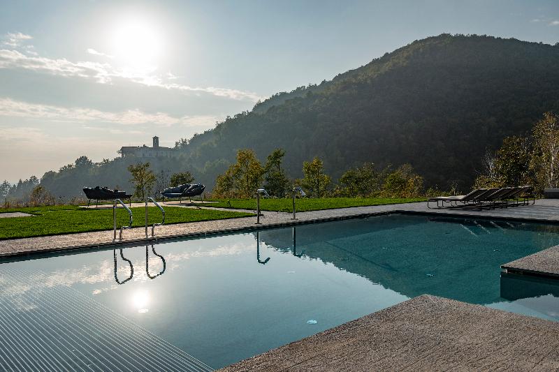 Phi Hotel Piajo - Havuz