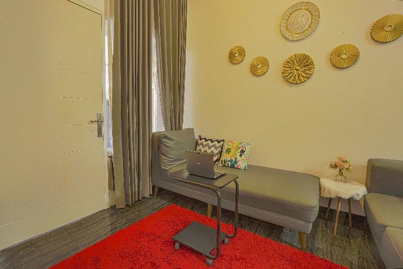 OYO 90684 Happy Homestay Syariah - Lobi