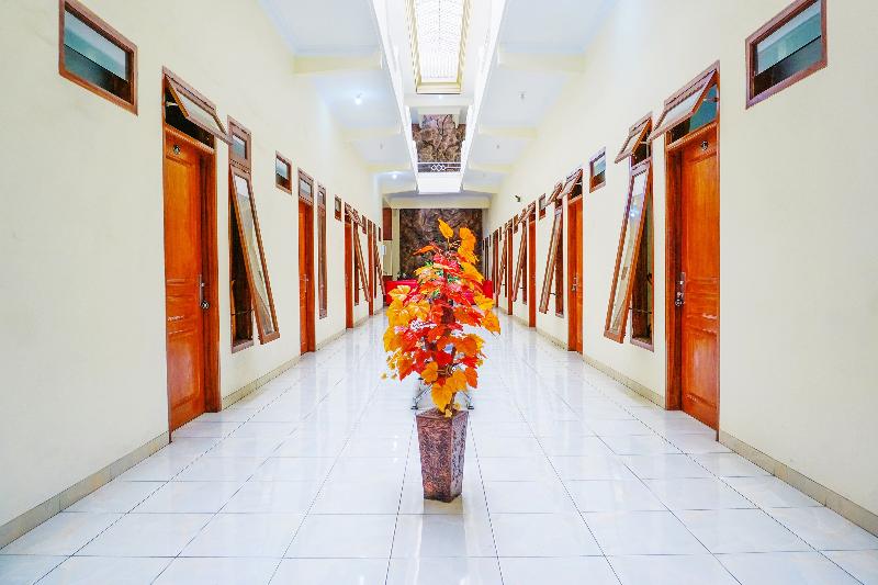 OYO Flagship 90723 Berlima Guest House Syariah - Lobi