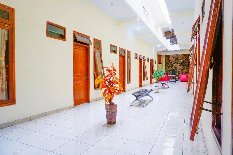 OYO Flagship 90723 Berlima Guest House Syariah - Lobi