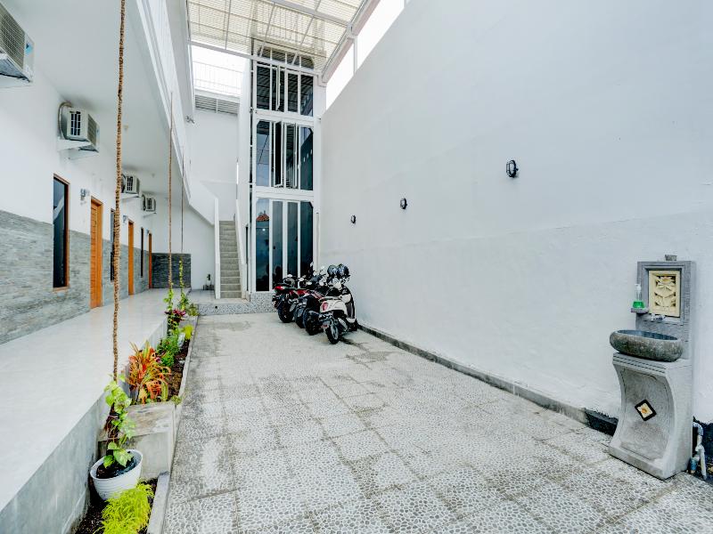 OYO 90756 Melasti Hills Room & Cafe - Lobi