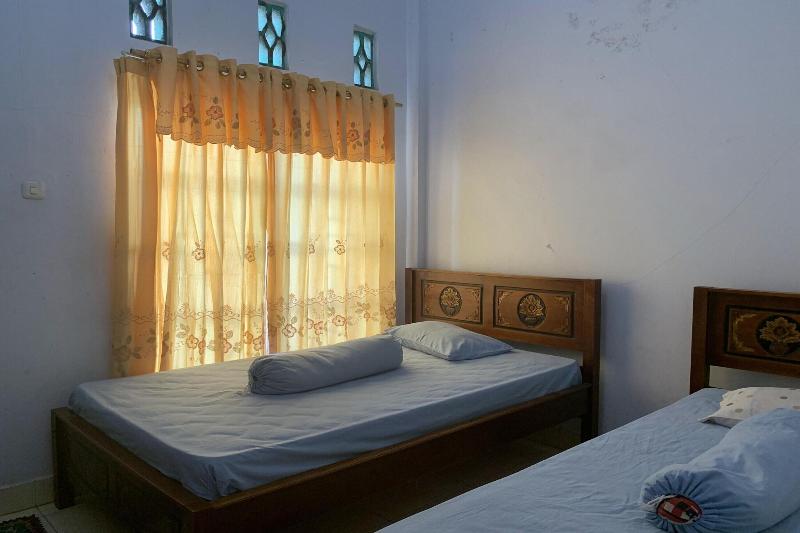 OYO 90816 Wisma Awal Fajar Syariah - Oda
