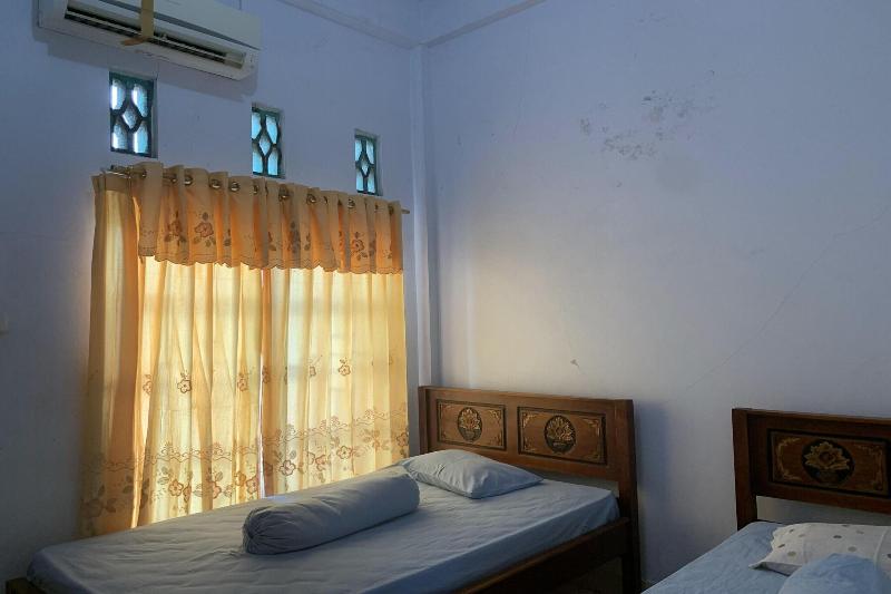 OYO 90816 Wisma Awal Fajar Syariah - Oda