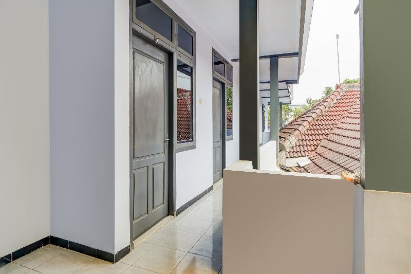 SPOT ON 90797 Sukun Syariah Homestay - Lobi