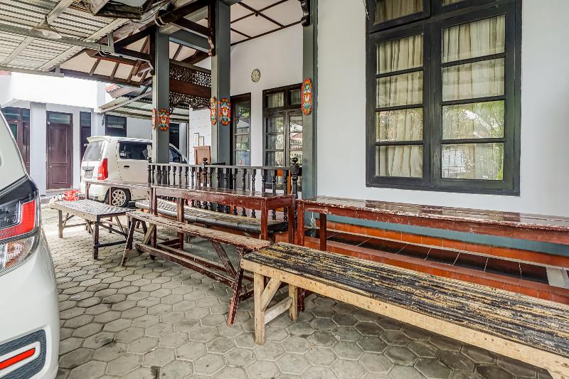 SPOT ON 90797 Sukun Syariah Homestay - Lobi