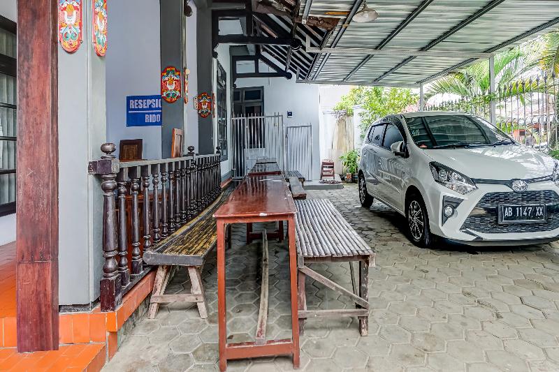 SPOT ON 90797 Sukun Syariah Homestay - Lobi