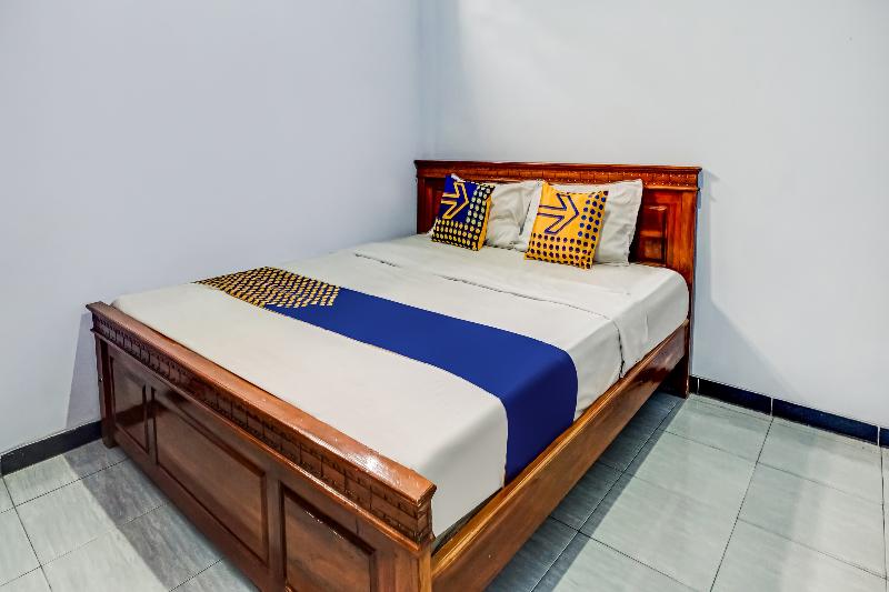 SPOT ON 90797 Sukun Syariah Homestay - Oda