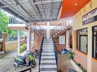 Super OYO 90758 D Kost In Kandri Semarang Syariah fotoÄŸrafÄ±