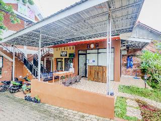 Super OYO 90758 D Kost In Kandri Semarang Syariah fotoÄŸrafÄ±