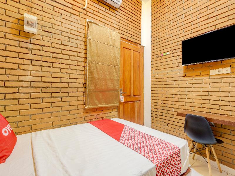 Super OYO 90758 D Kost In Kandri Semarang Syariah - Oda