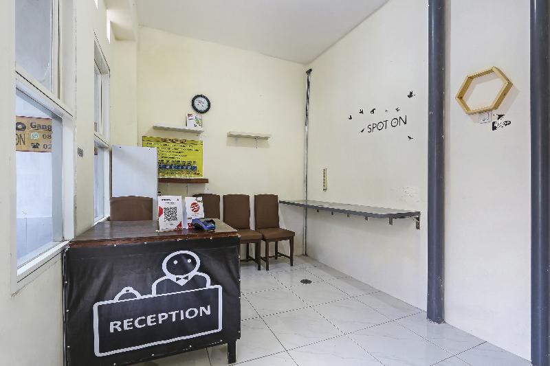 SPOT ON 90780 Gang Tengah Homestay Syaria - Lobi