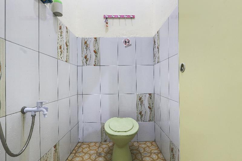 SPOT ON 90780 Gang Tengah Homestay Syaria - Oda