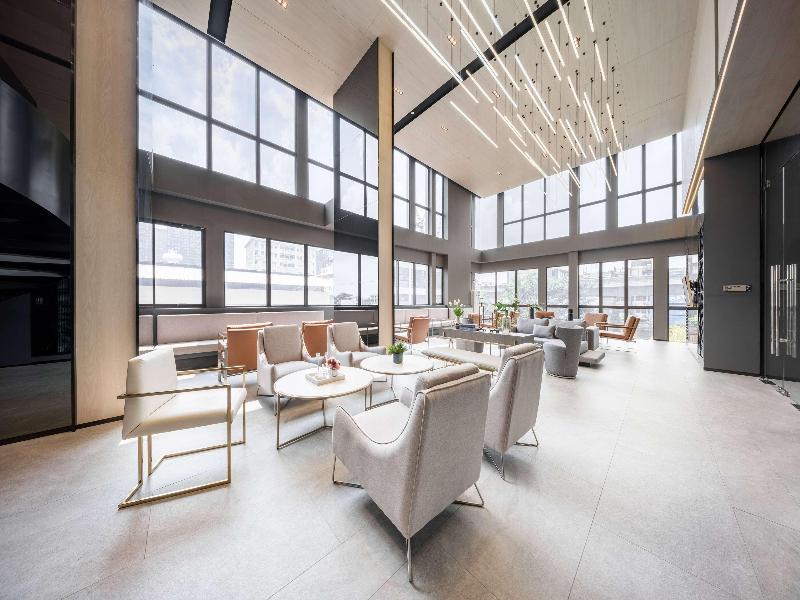 Ramada By Wyndham Bangkok Sukhumvit 87 - Bar