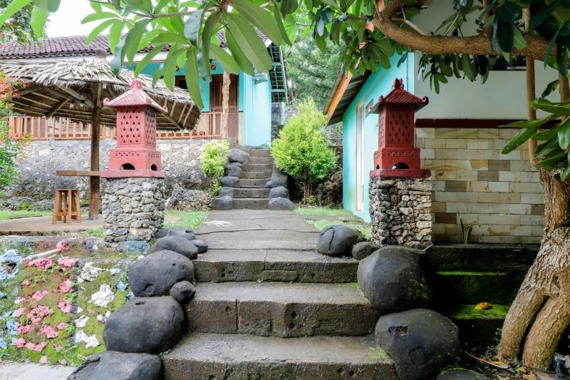 Rock Garden Homestay & Resto by ZUZU - Genel
