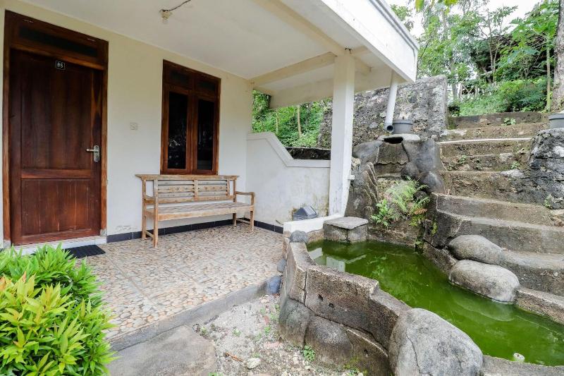 Rock Garden Homestay & Resto by ZUZU - Genel