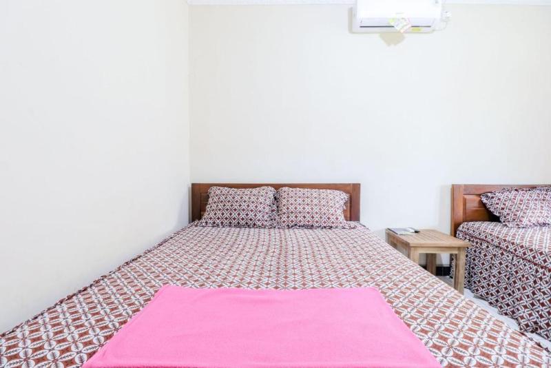 Rock Garden Homestay & Resto by ZUZU - Oda