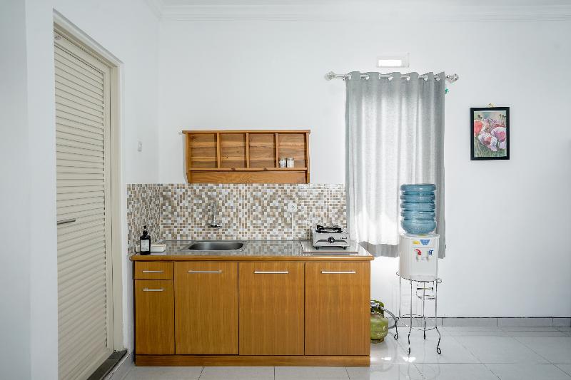 Sekar Gambir Homestay by ZUZU - Genel
