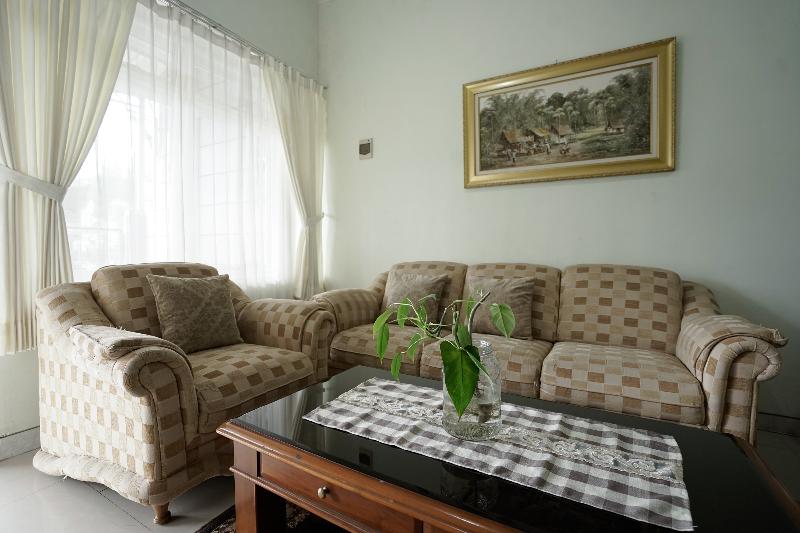 Sekar Gambir Homestay by ZUZU - Oda