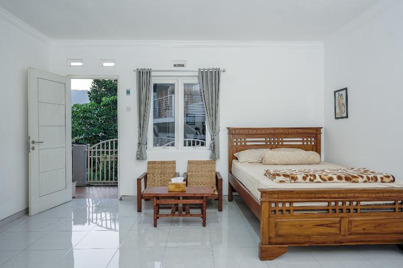 Sekar Gambir Homestay by ZUZU - Oda
